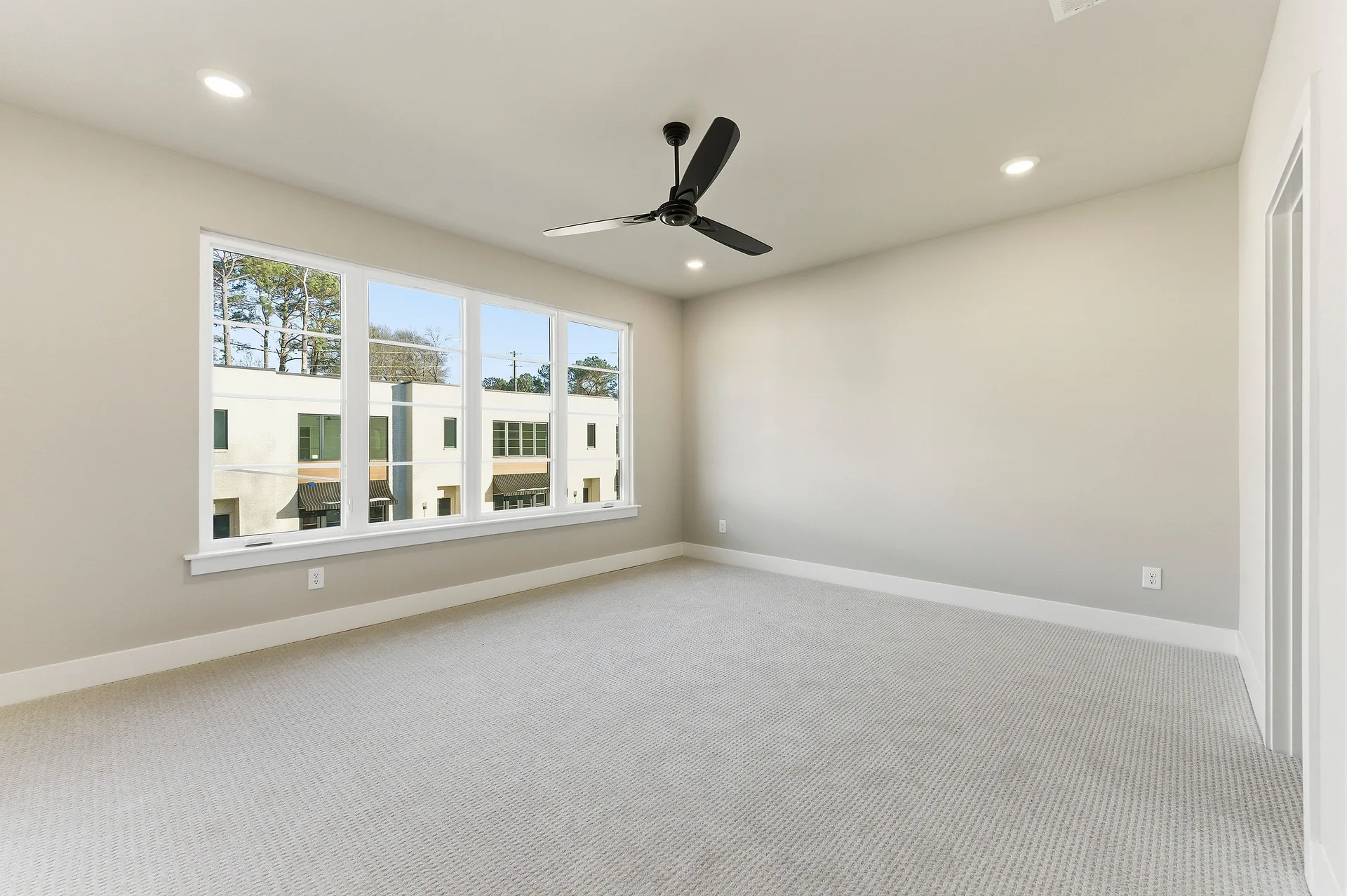 Secondary bedroom