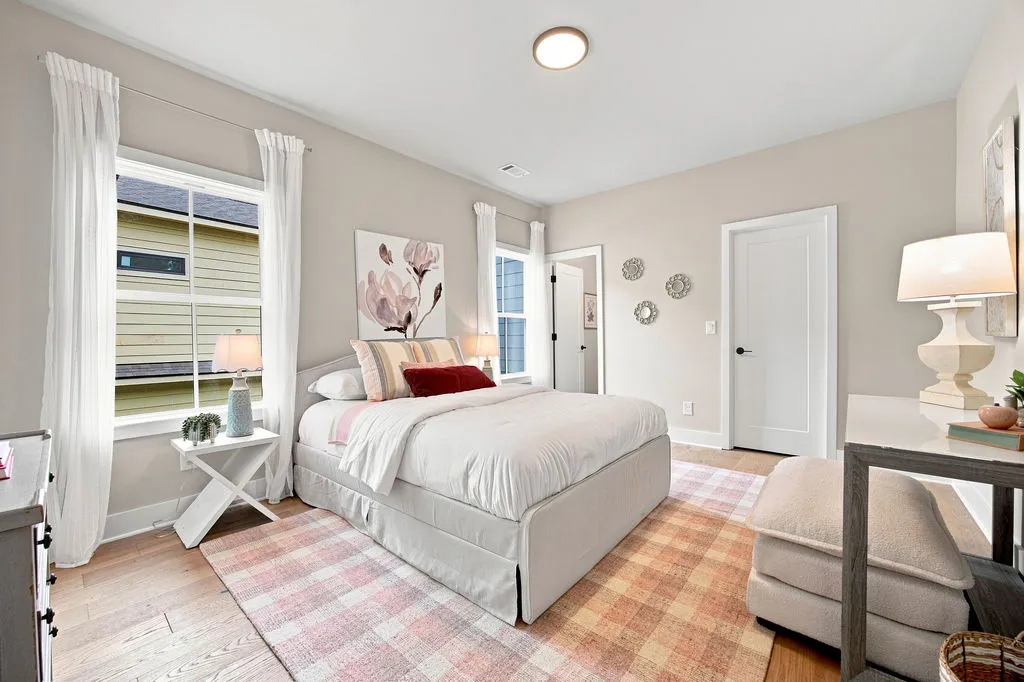 Secondary bedroom